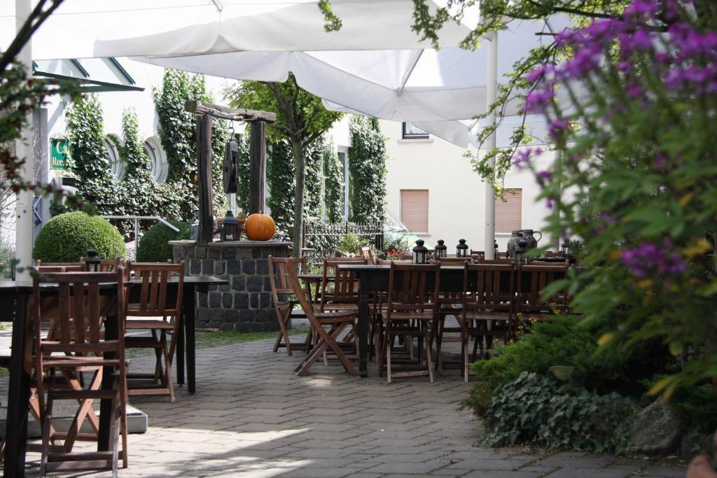 Hotel Gasthof Gruener Wald Hofheim am Taunus Eksteriør billede