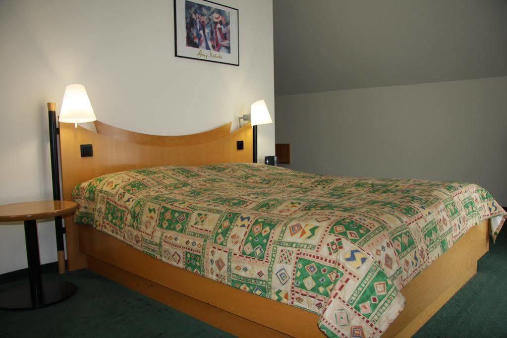 Hotel Gasthof Gruener Wald Hofheim am Taunus Eksteriør billede