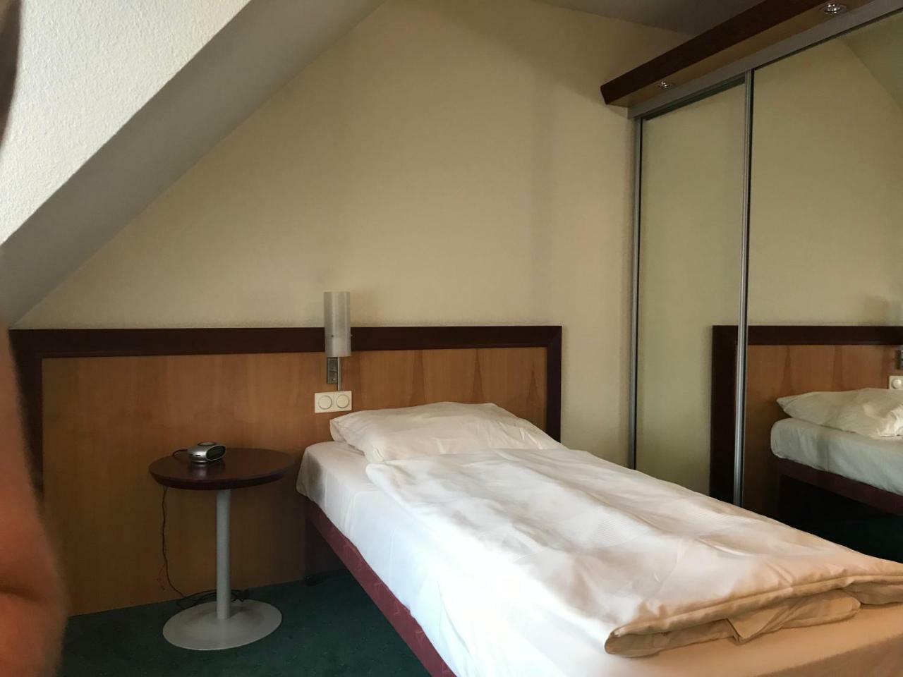 Hotel Gasthof Gruener Wald Hofheim am Taunus Eksteriør billede